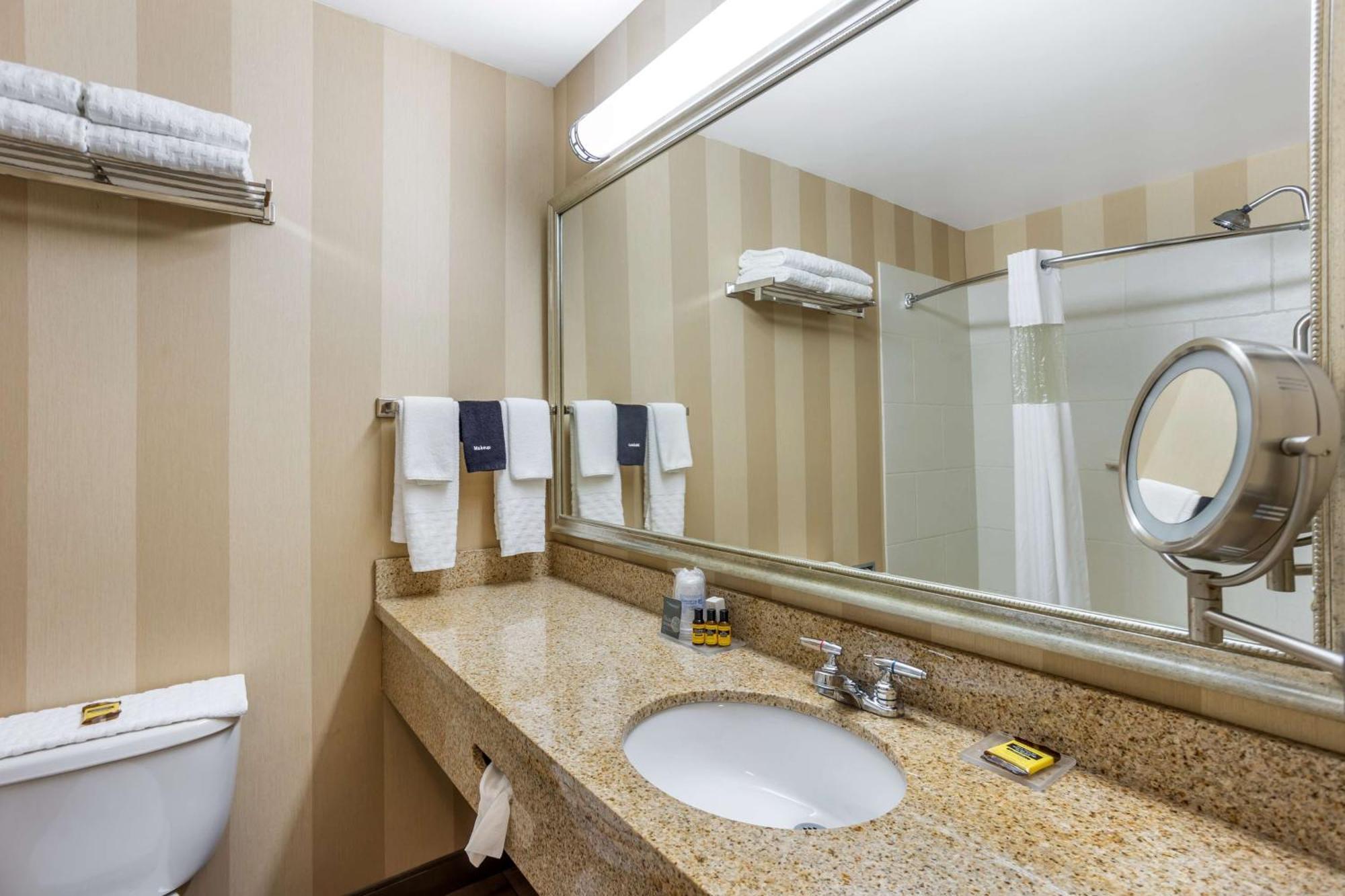 Best Western Plus University Park Inn & Suites State College Exterior foto