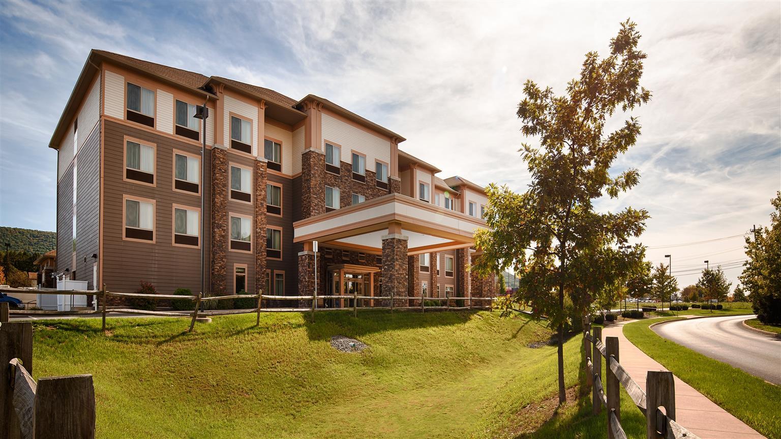 Best Western Plus University Park Inn & Suites State College Exterior foto